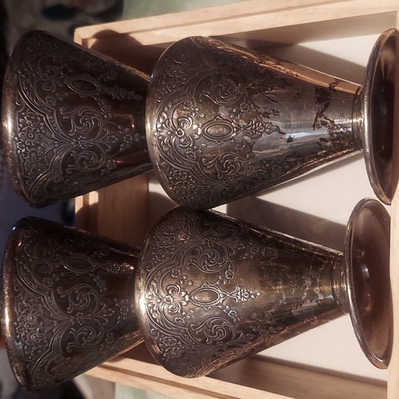 Antique Wilcox Silver  Footed Oyster Cocktail Cups Paisley. (Set of 4) - Picture 1 of 3